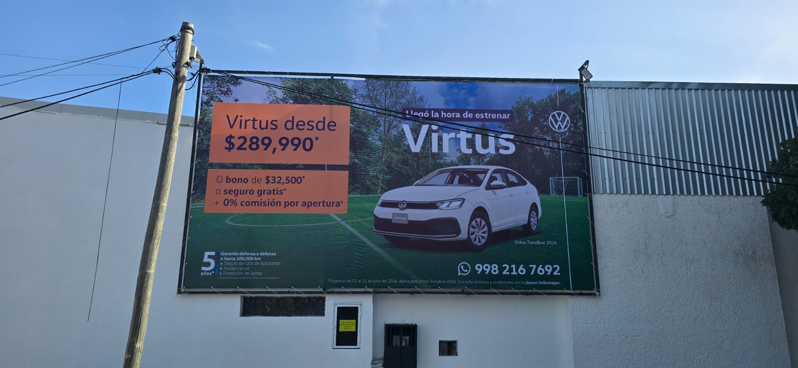 Espectacular publicitario de gran formato producido e instalado por Stampa en Cancún